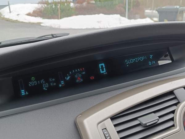 Renault Grand Scenic Macau - photo 7