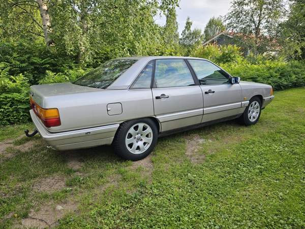 Audi 100 Rovaniemi - valokuva 4