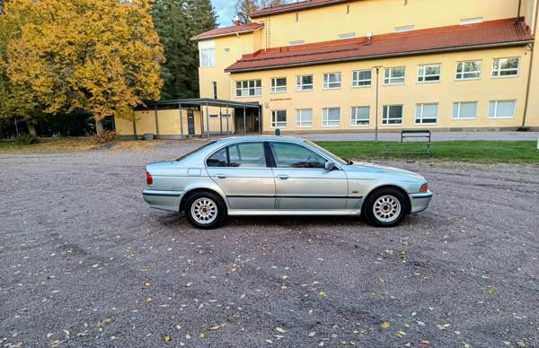 BMW 523 Riihimäki - valokuva 3