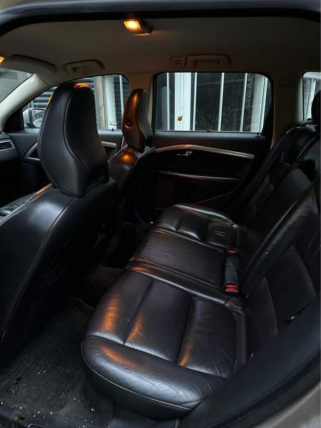 Volvo V70 Maentsaelae – foto 8