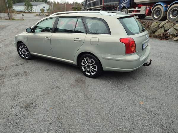 Toyota Avensis Nokia - photo 3