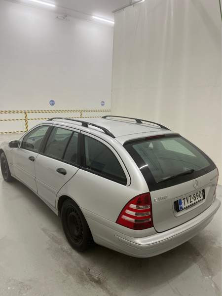 Mercedes-Benz 180 Isokyrö - изображение 2