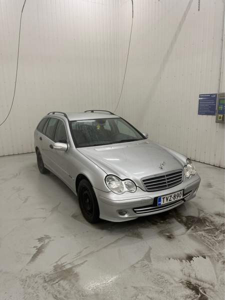 Mercedes-Benz 180 Isokyrö - изображение 1