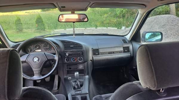 BMW 320 Uusikaupunki - valokuva 8