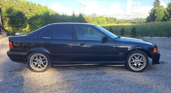 BMW 320 Uusikaupunki - valokuva 2