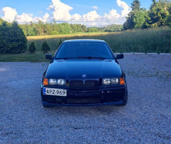 BMW 320 Uusikaupunki - valokuva 5