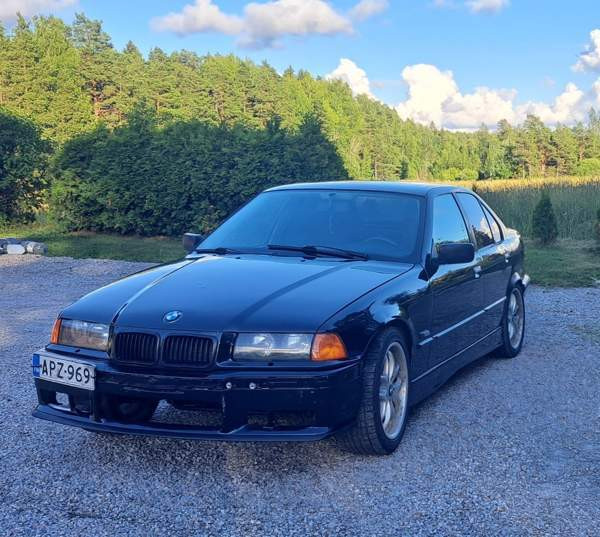 BMW 320 Uusikaupunki - valokuva 1