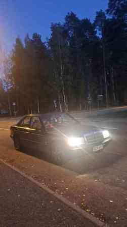 Mercedes-Benz 190 Rautalampi