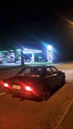 Mercedes-Benz 190 Rautalampi