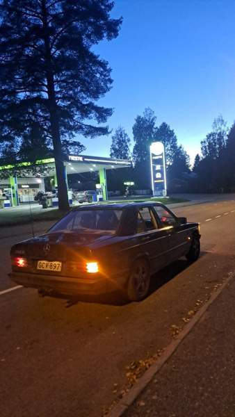Mercedes-Benz 190 Rautalampi - изображение 2