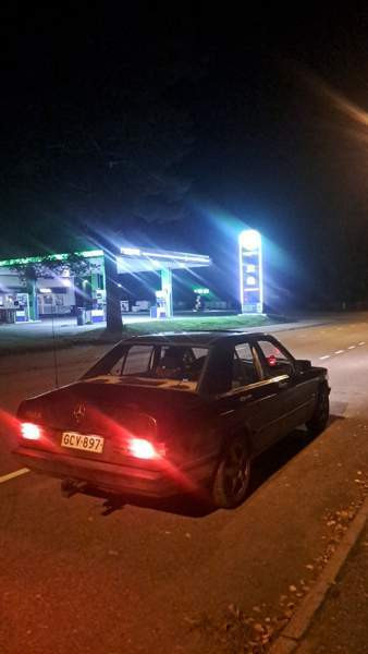 Mercedes-Benz 190 Rautalampi - изображение 3