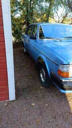 Volvo 240 Lieto