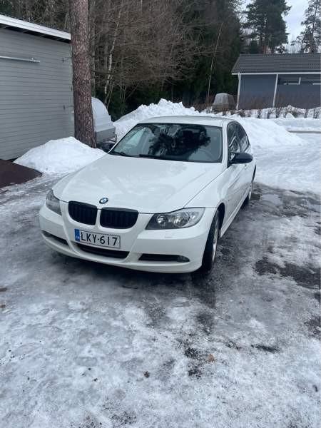 BMW 318 Хювинкяя - изображение 1