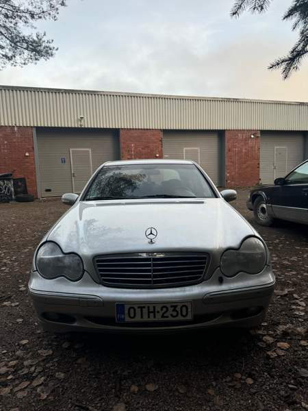 Mercedes-Benz C Коувола - изображение 2