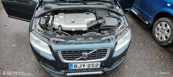 Volvo V70 Ugleural'skiy - valokuva 1
