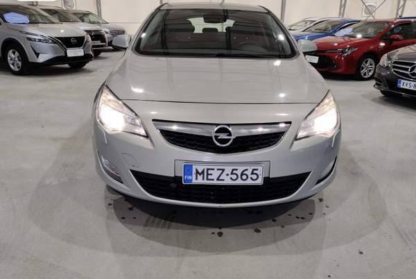Opel Astra Vantaa - valokuva 6