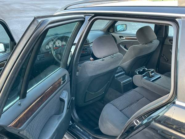 BMW 320 Kruunupyy - valokuva 8