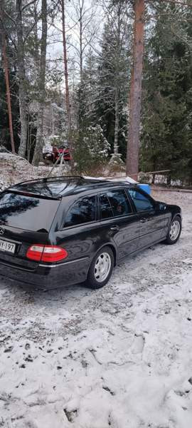 Mercedes-Benz E Yläne - valokuva 3
