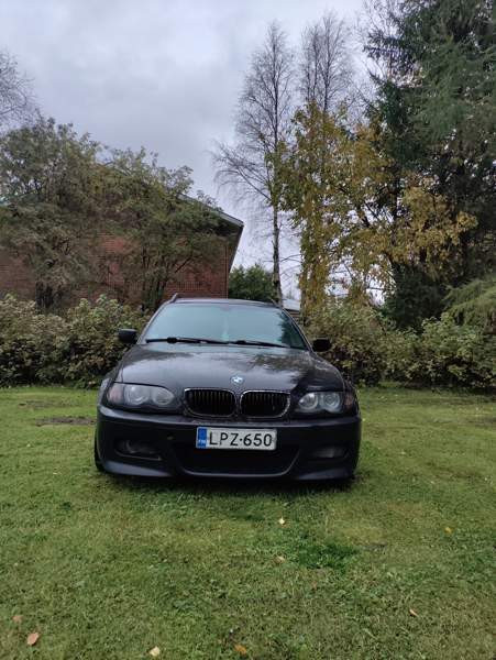 BMW 330 Posio - valokuva 2