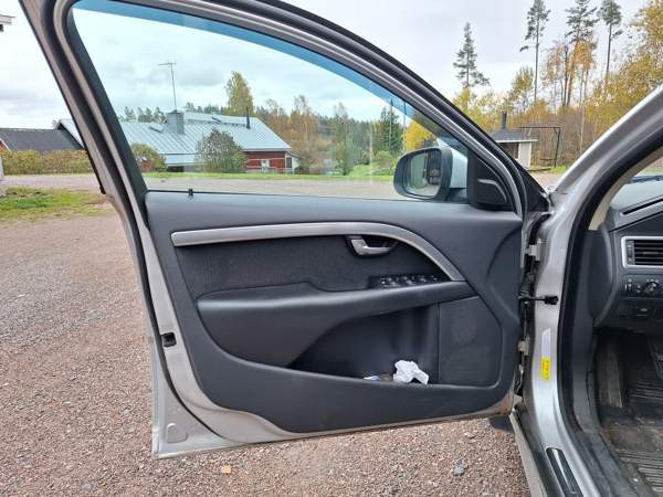 Volvo V70 Porvoo - valokuva 8