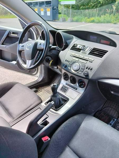 Mazda 3 Tampere - valokuva 4