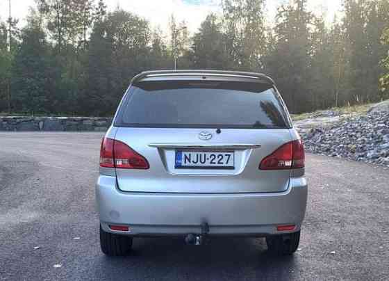 Toyota Avensis Verso Helsinki