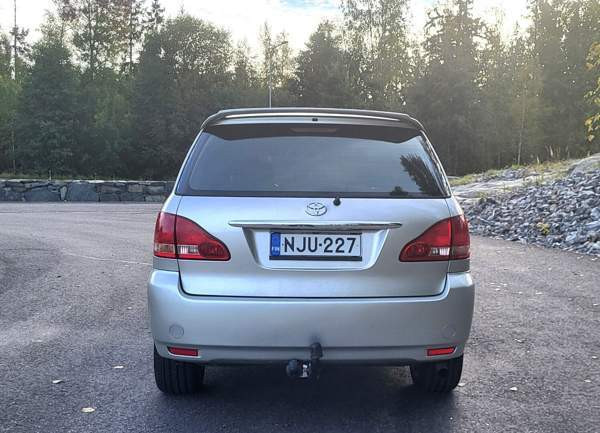 Toyota Avensis Verso Helsinki - photo 4
