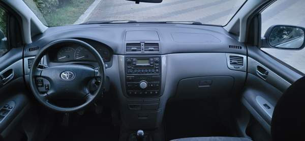 Toyota Avensis Verso Helsinki - photo 7