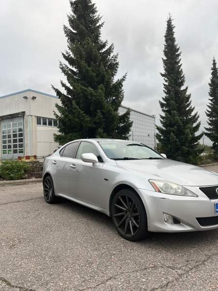 Lexus IS Helsinki - valokuva 2