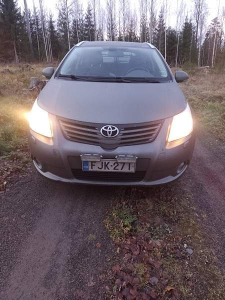 Toyota Avensis Pöytyä - valokuva 2
