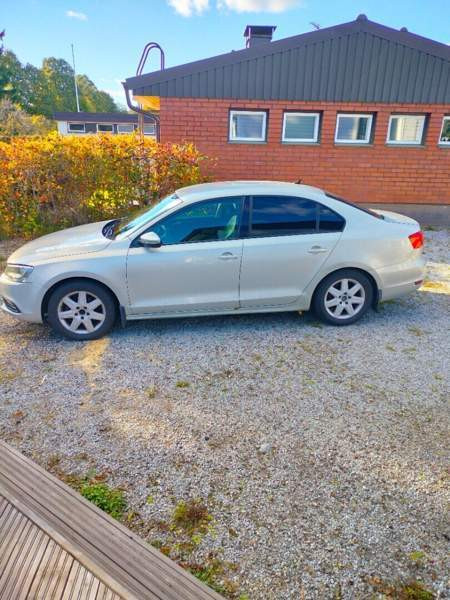 Volkswagen Jetta Уусикаупунки - изображение 8