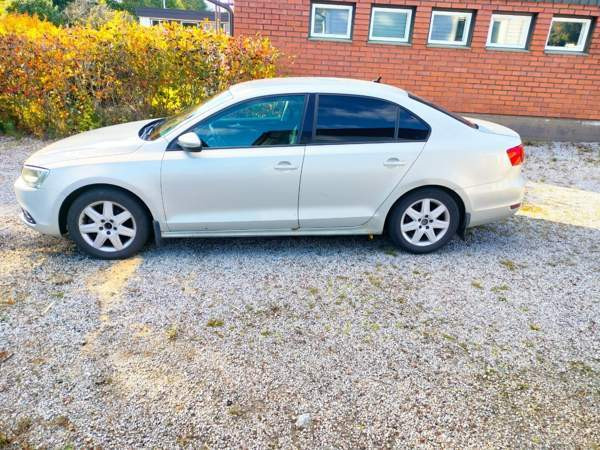 Volkswagen Jetta Уусикаупунки - изображение 6