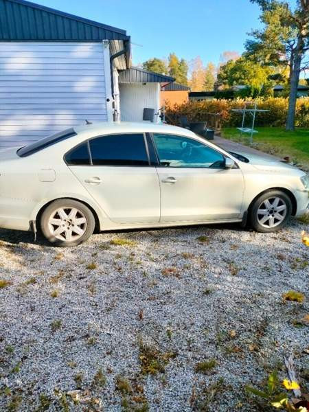 Volkswagen Jetta Уусикаупунки - изображение 1
