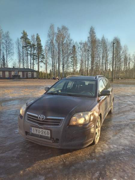 Toyota Avensis Oulu - valokuva 1