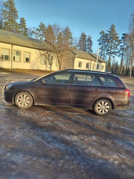 Toyota Avensis Oulu - valokuva 3