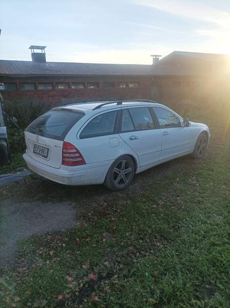 Mercedes-Benz C Maaninka - valokuva 2