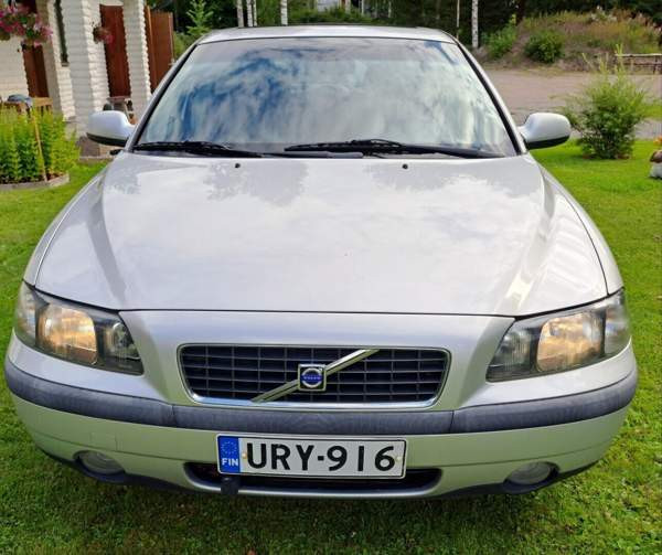 Volvo S60 Luga - photo 1