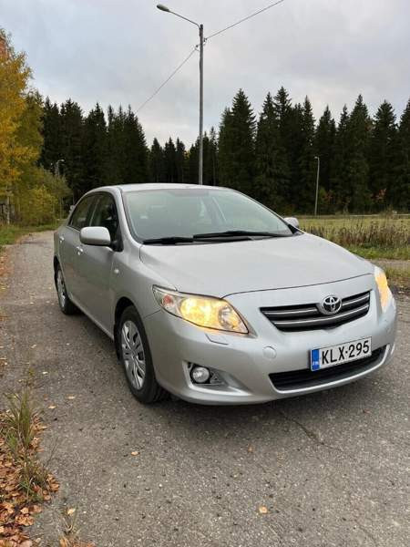 Toyota Corolla Apatity - valokuva 4