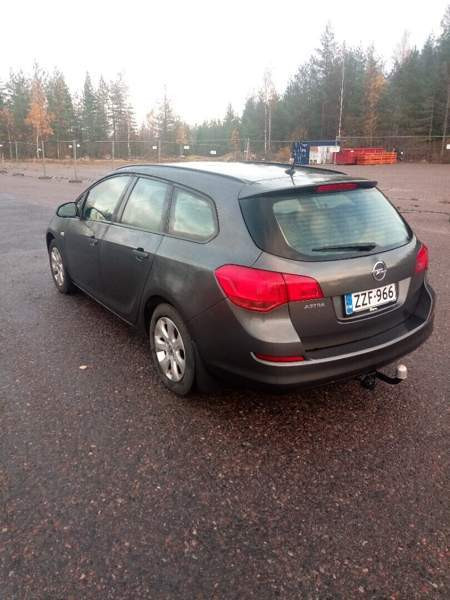 Opel Astra Vihti - valokuva 2