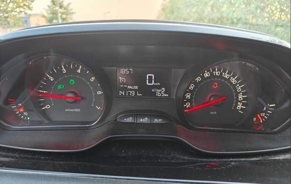 Peugeot 208 Vantaa - valokuva 1