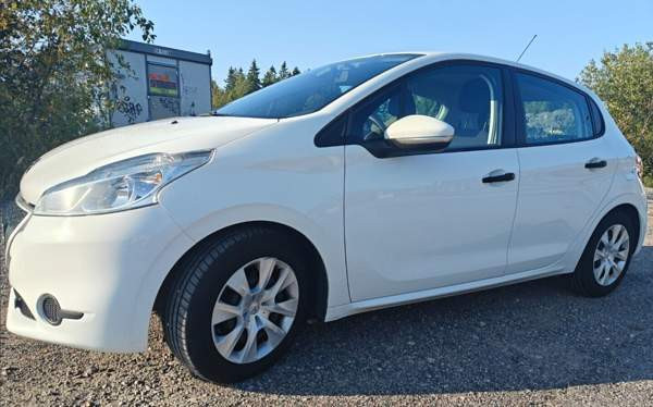 Peugeot 208 Vantaa - valokuva 5
