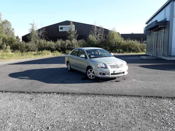 Toyota Avensis Kemin - photo 1