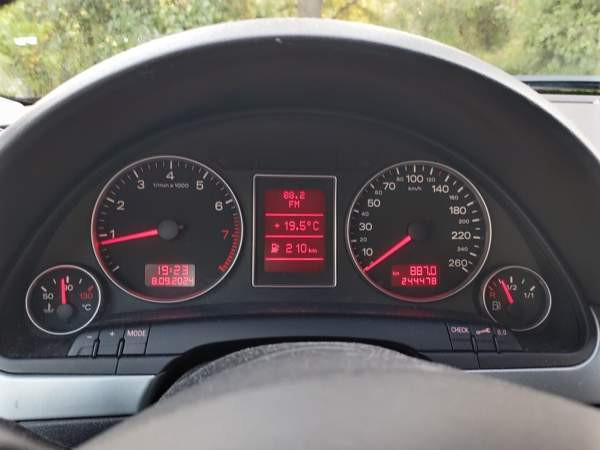 Audi A4 Raasepori - valokuva 4