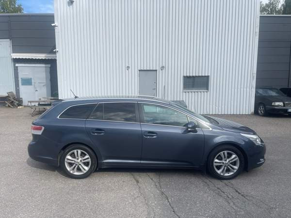Toyota Avensis Espoo - valokuva 6