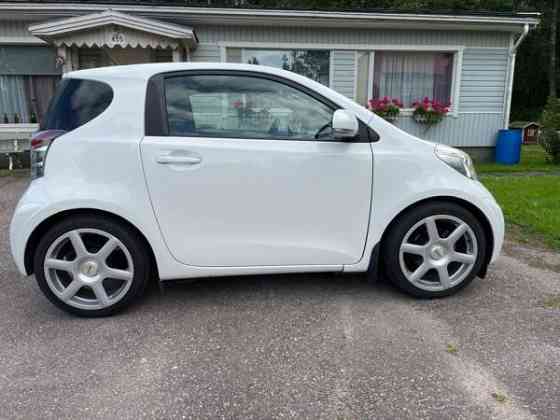 Toyota Iq Maentsaelae