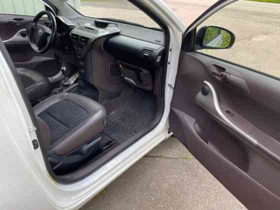 Toyota Iq Maentsaelae