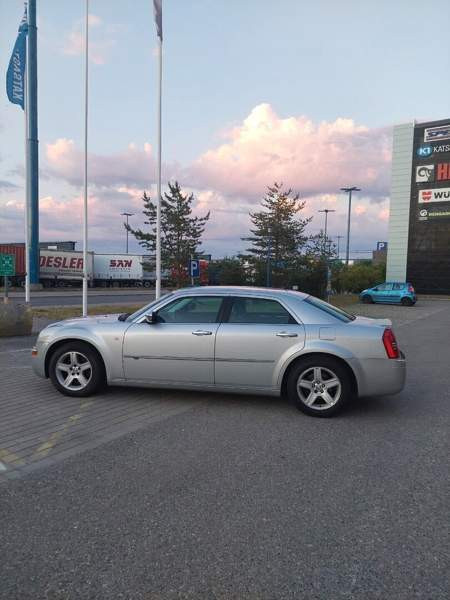 Chrysler 300C Vantaa - valokuva 1