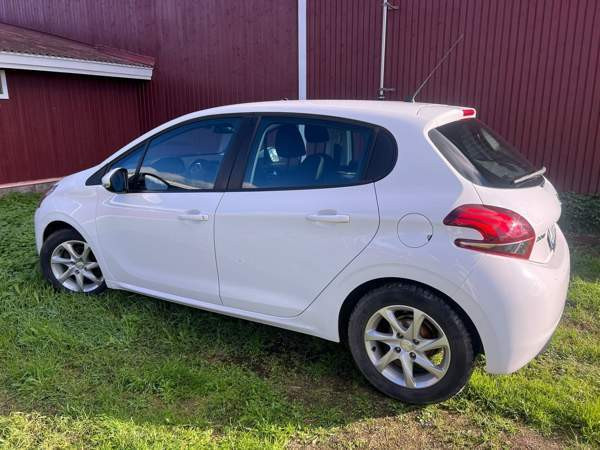 Peugeot 208 Kannus - valokuva 1