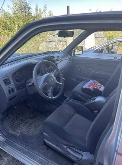 Nissan King Cab Oravainen - изображение 3