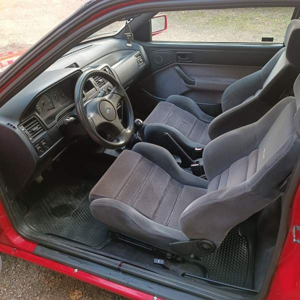 Ford Escort Luga – foto 5